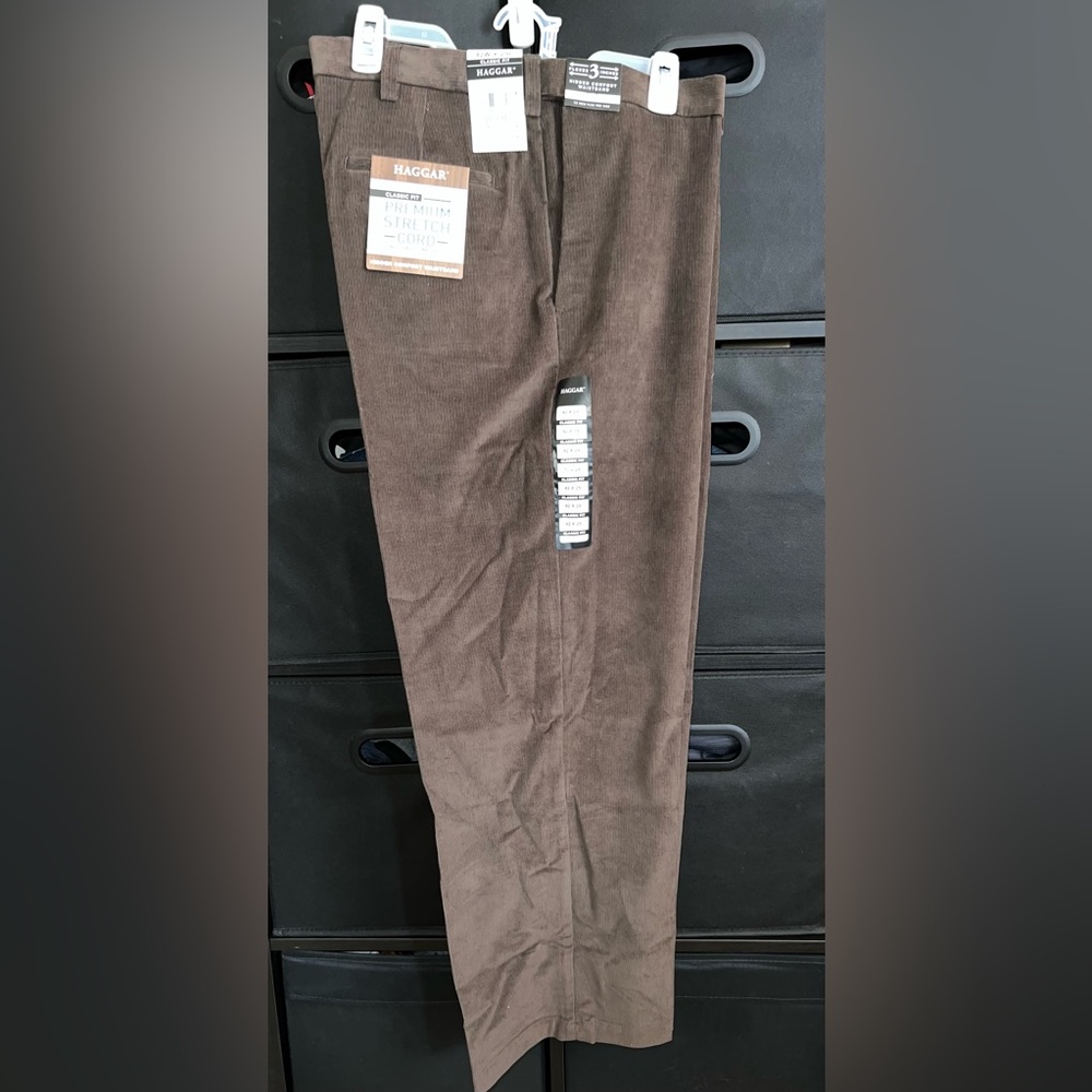 Men’s Haggar Stretch Corduroy - Brown 42x29 NWT